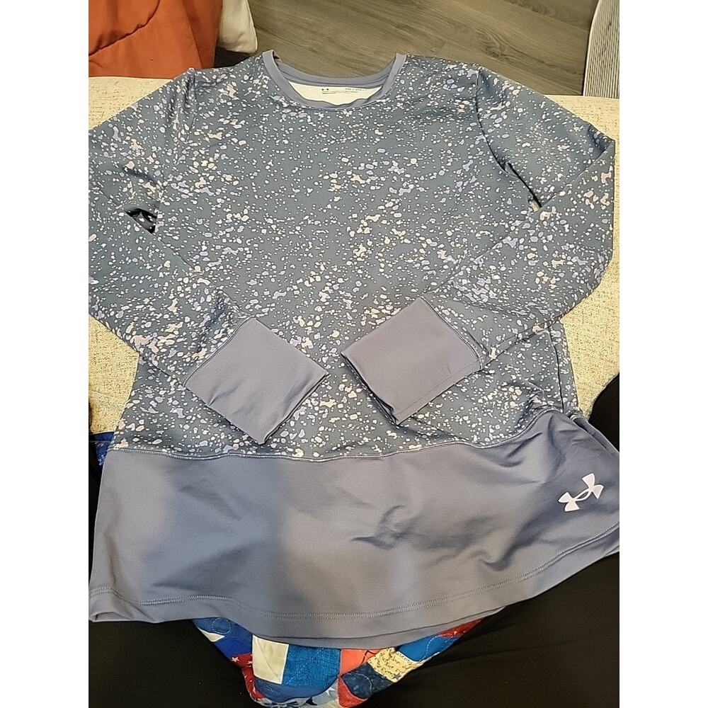 Girls Youth XL Under Armour Long Sleeve Fitted Spotted TOP